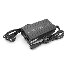 Зарядний пристрій для акумуляторів Li-ion 12V(12,6V),3S,15A,штекер Triangle plug (T-tipe/IEC/C13 N+L-) LED-індикація, 137x90x50mm Зображення