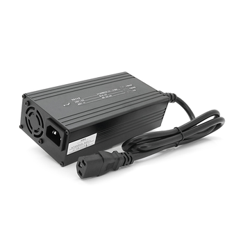 Зарядний пристрій для акумуляторів AGM 12V,15А, 137х90х50mm Изображение
