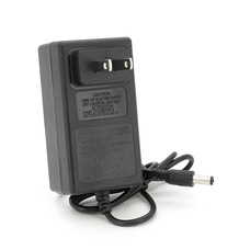 Зарядний пристрій для акумуляторів Li-ion 21V,5S,2A,штекер 5,5х2,1мм,LED-індикація + перехідник Изображение